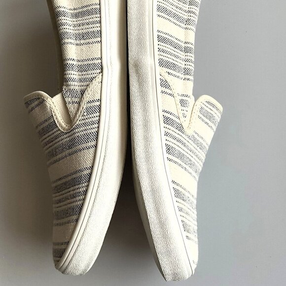 NEW STRIPED SLIP ON SNEAKERS - Picture 9 of 11
